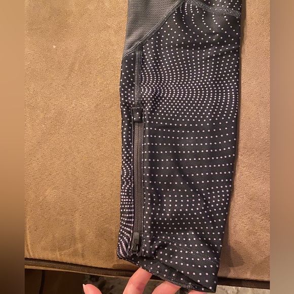 Women’s Small Under Armour running leggings - Picture 5 of 5